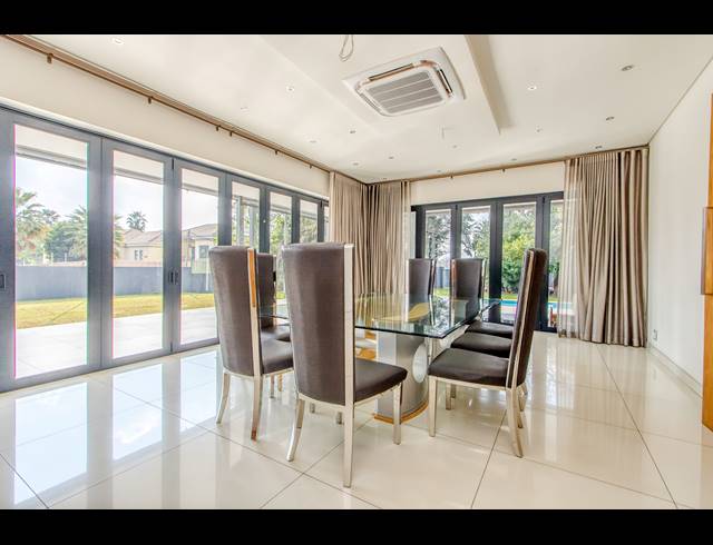 5 BEDROOM HOUSE FOR SALE IN HOUGHTON ESTATE